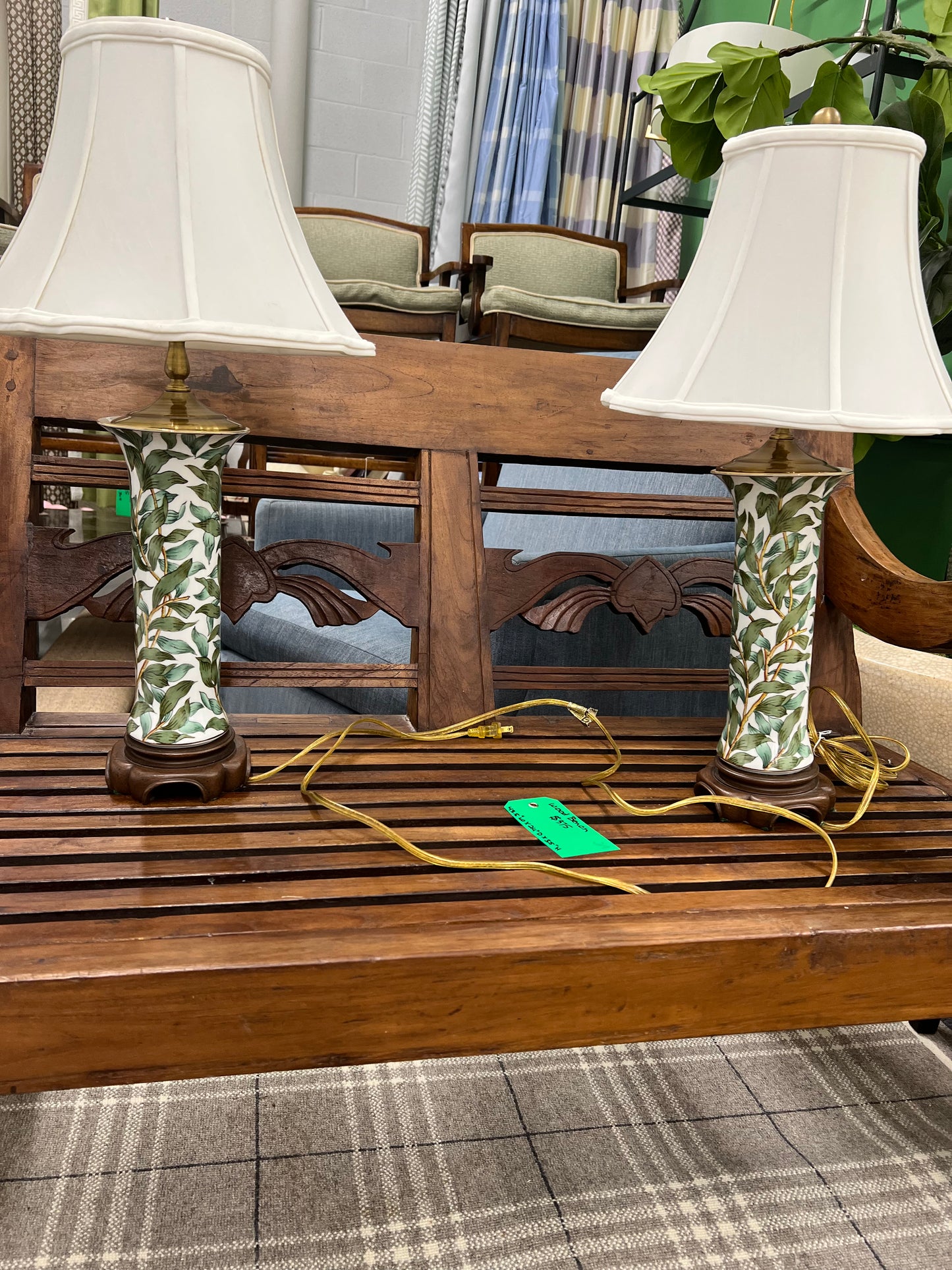 Green Leaf Lamp