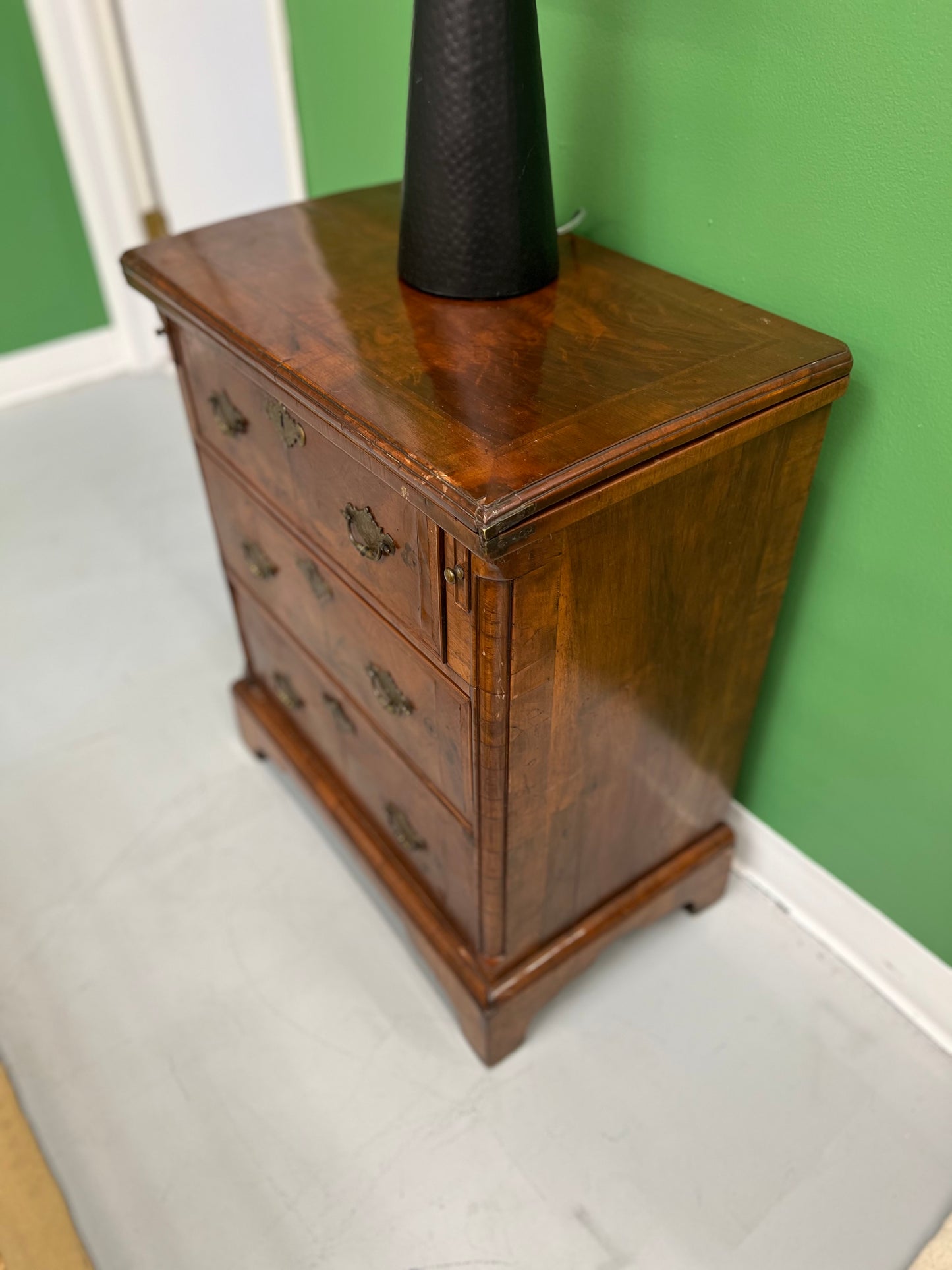 Small Bachelors Chest