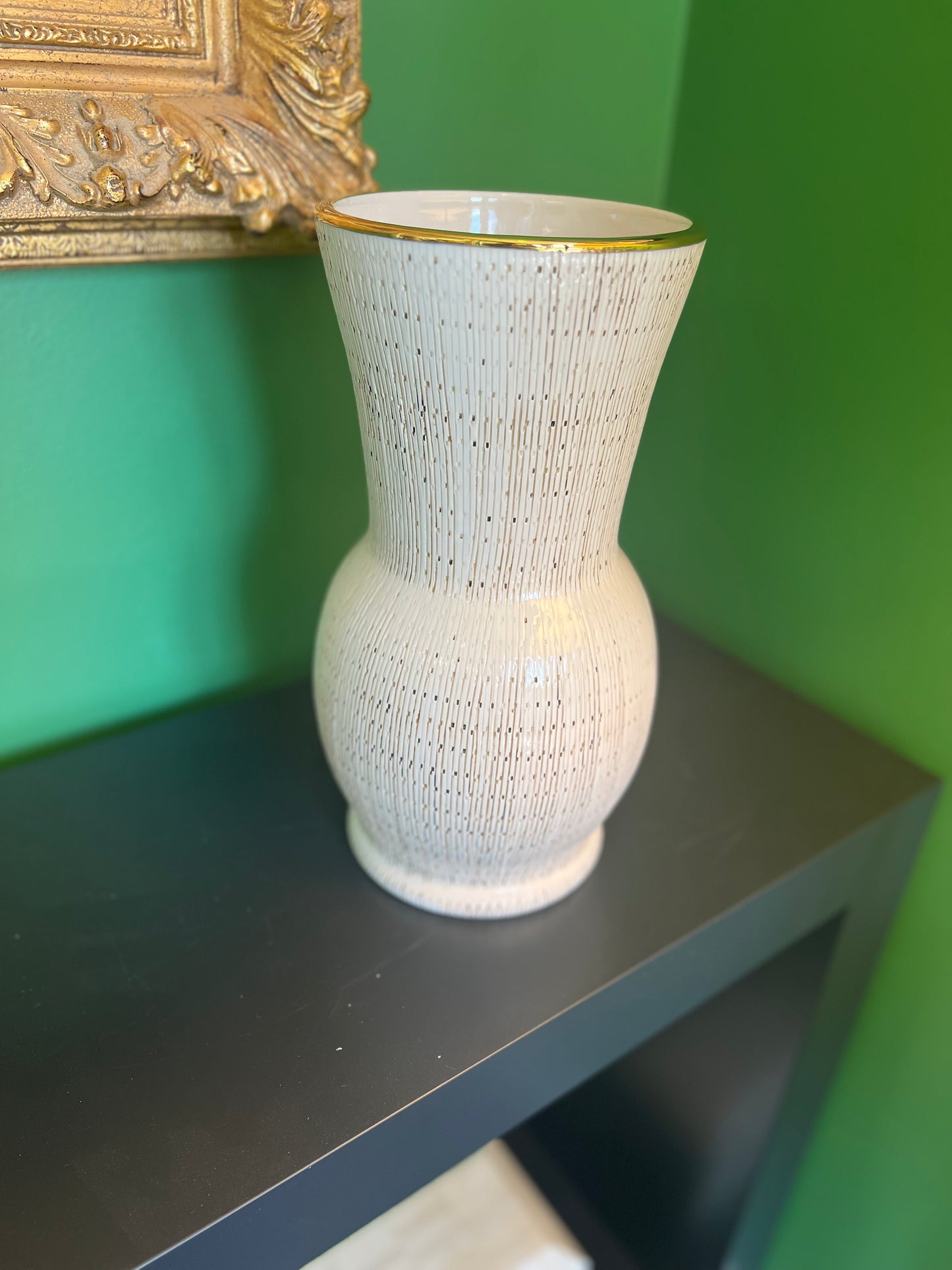 Aarin White Vase