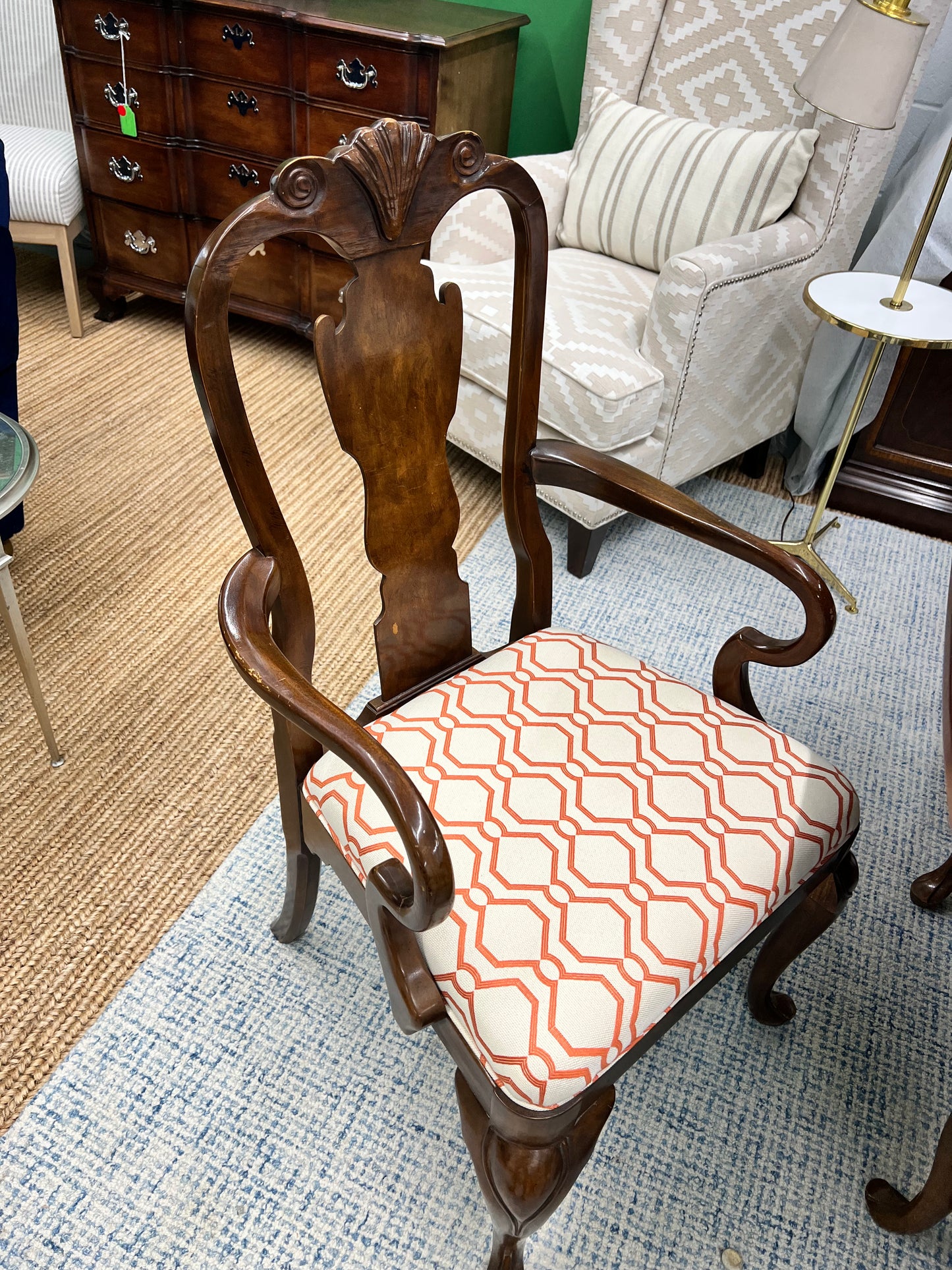 Set of 6 Queen Ann style dining chairs in great condition.