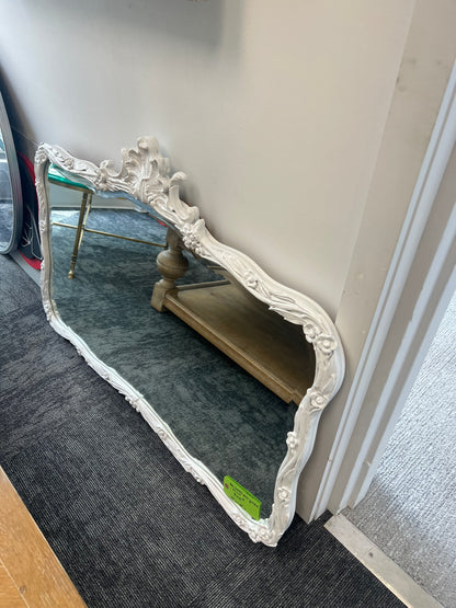 White Horizontal Lacquered Mirror