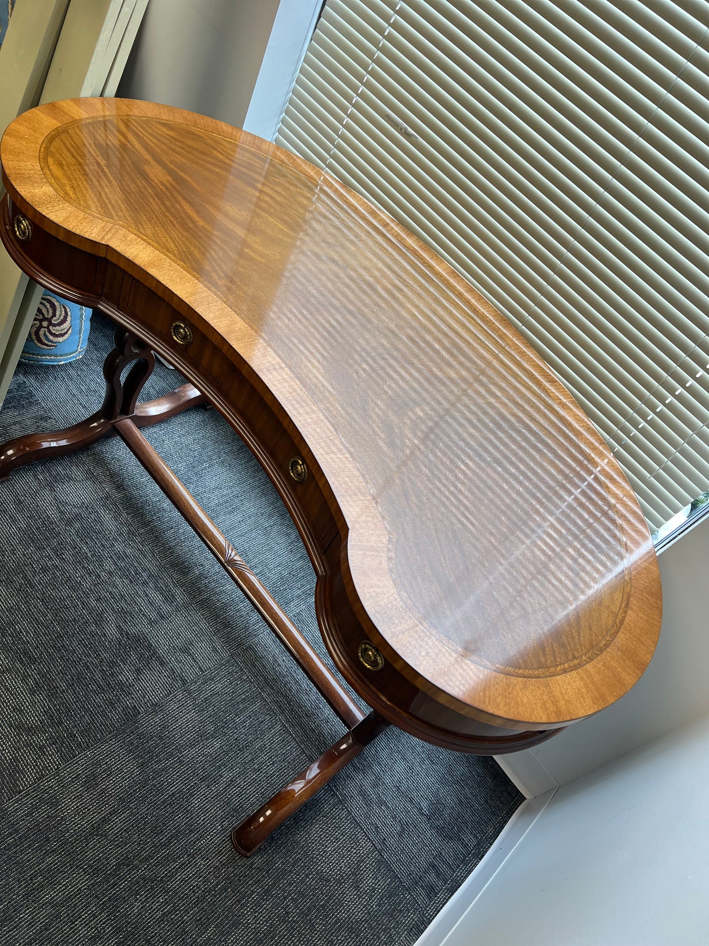 Karges Kidney Shaped