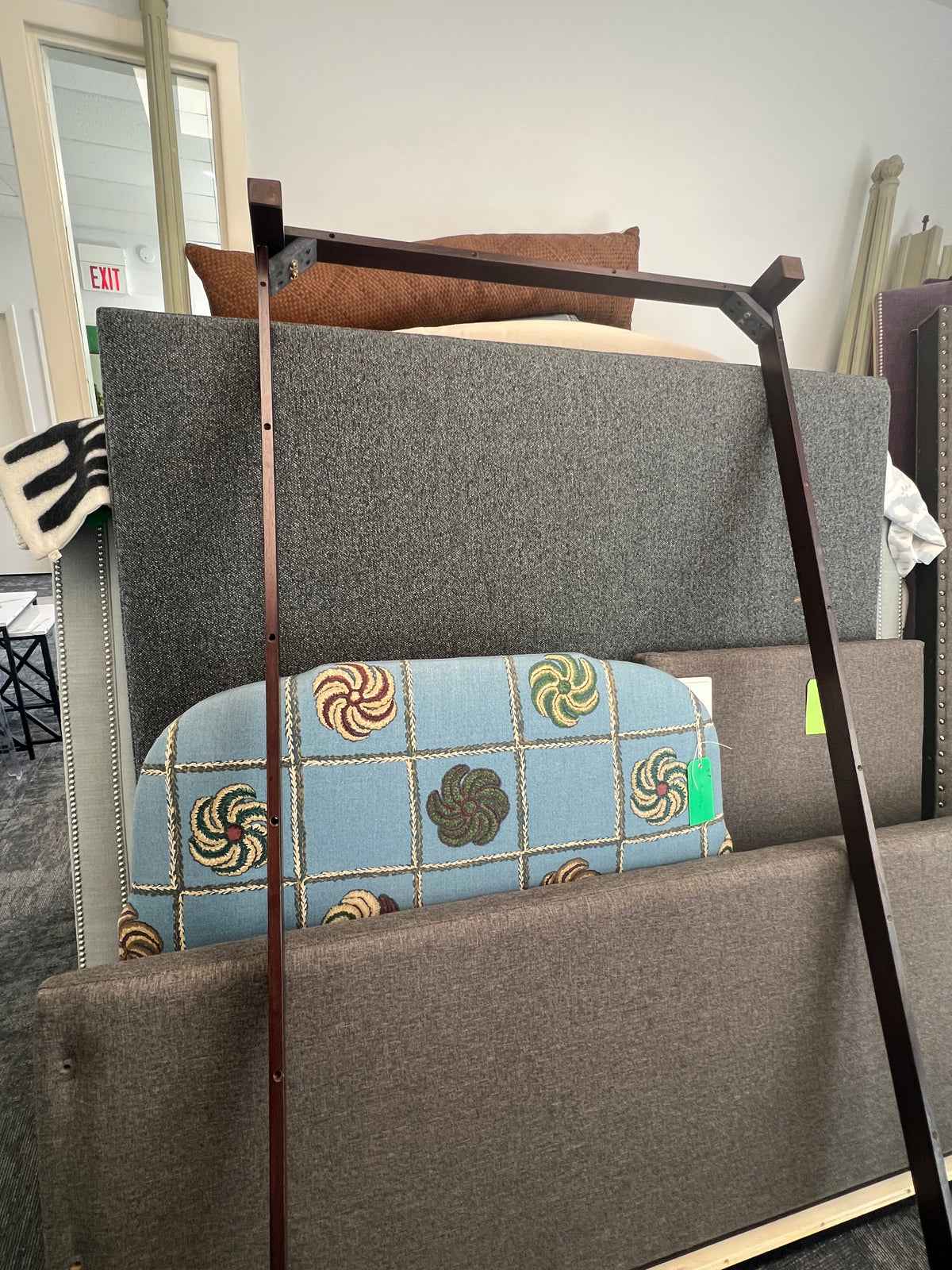 Gray Tweed Upholstered Queen Bed