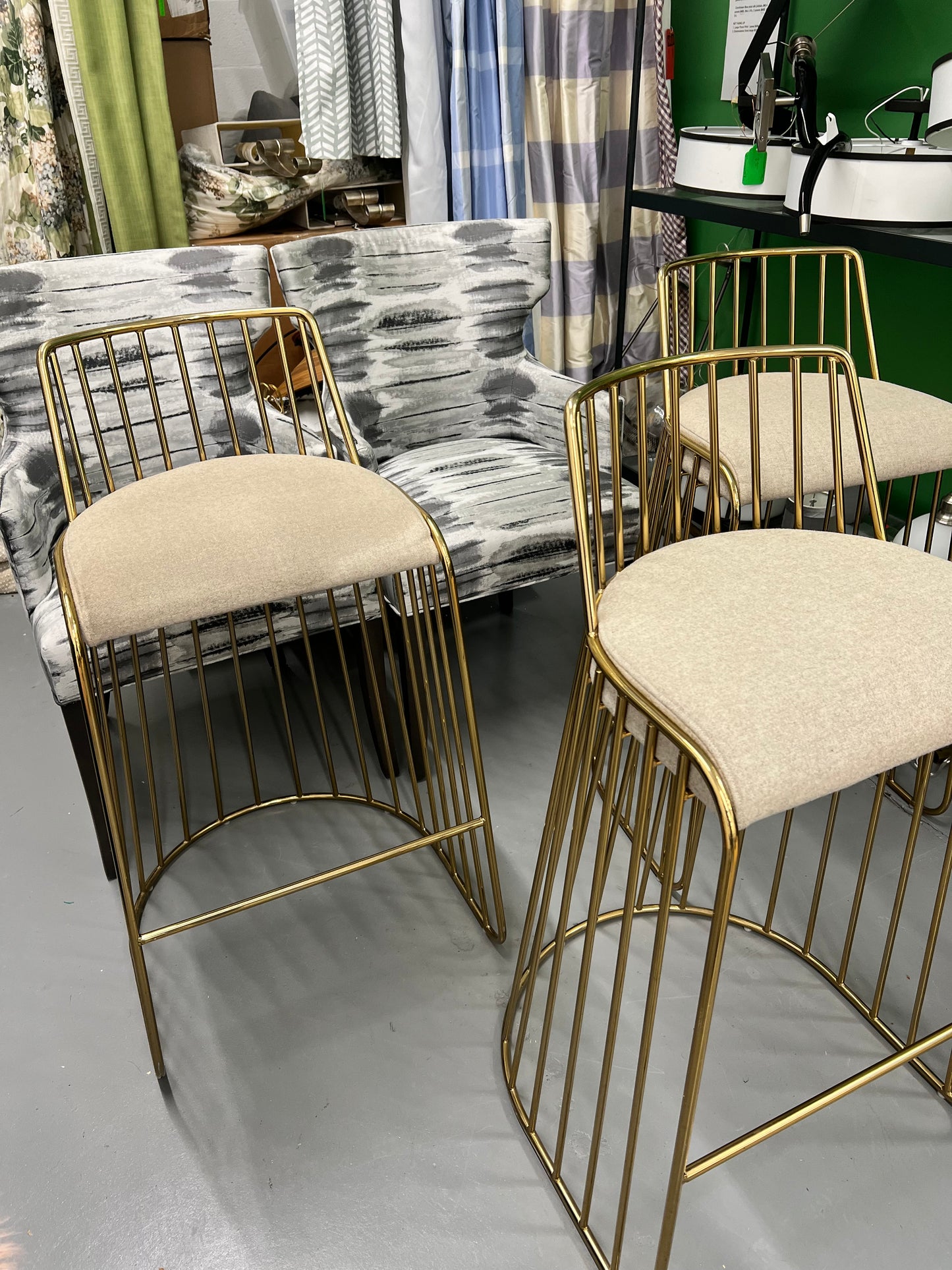 Brides Veil Counter & Bar Stool