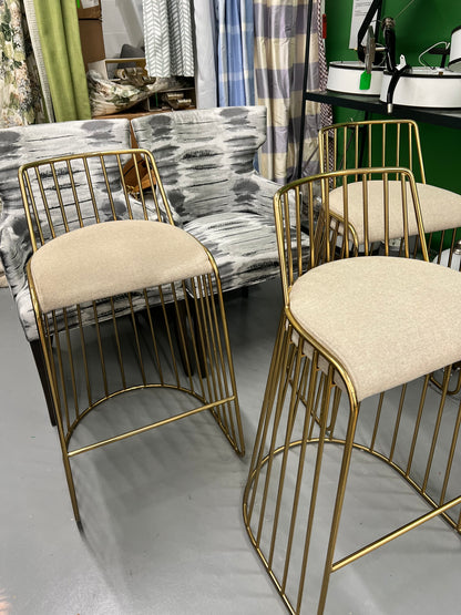 Brides Veil Counter & Bar Stool