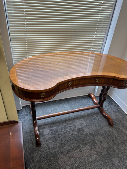 Karges Kidney Shaped