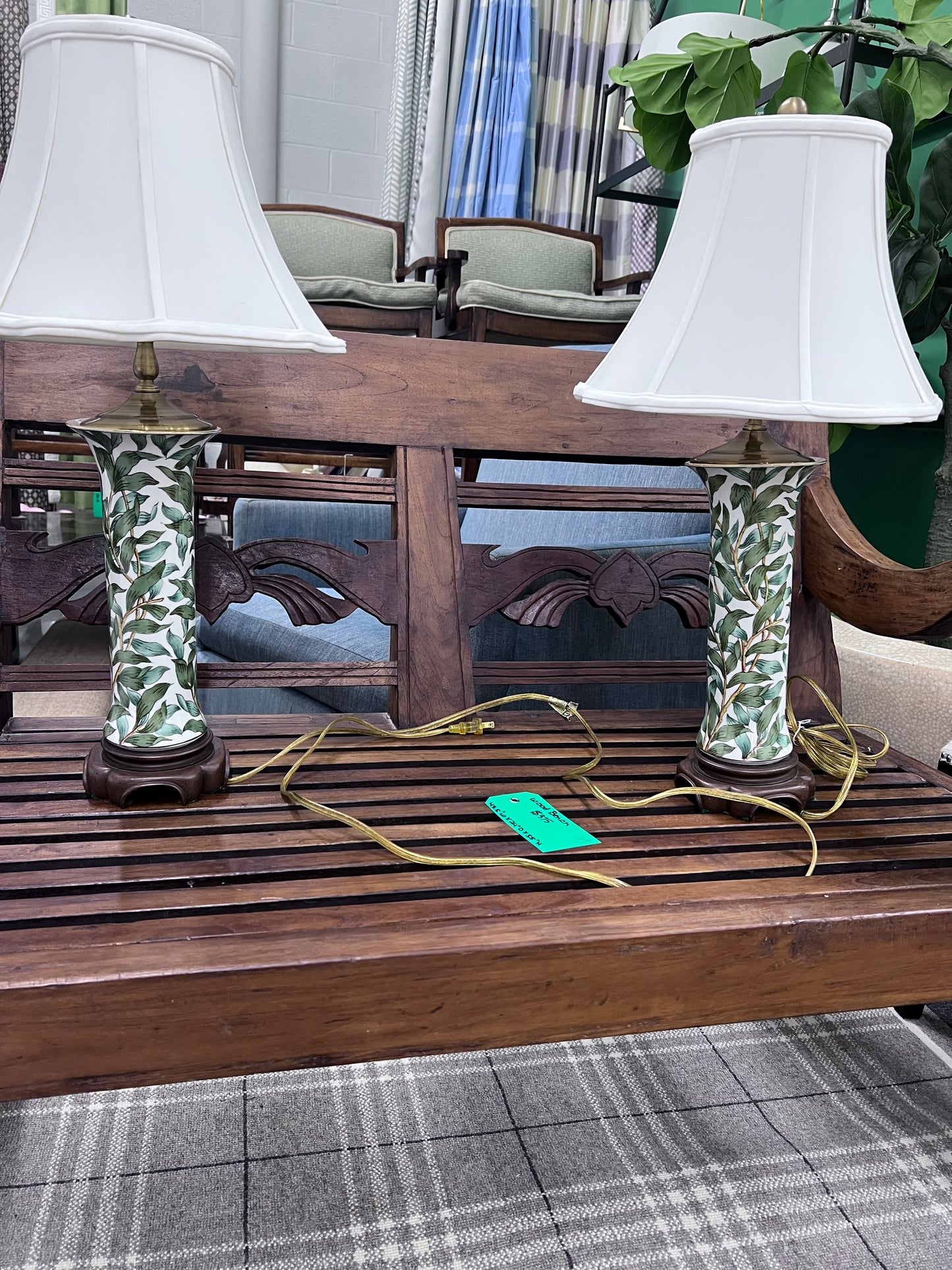 Green Leaf Lamp