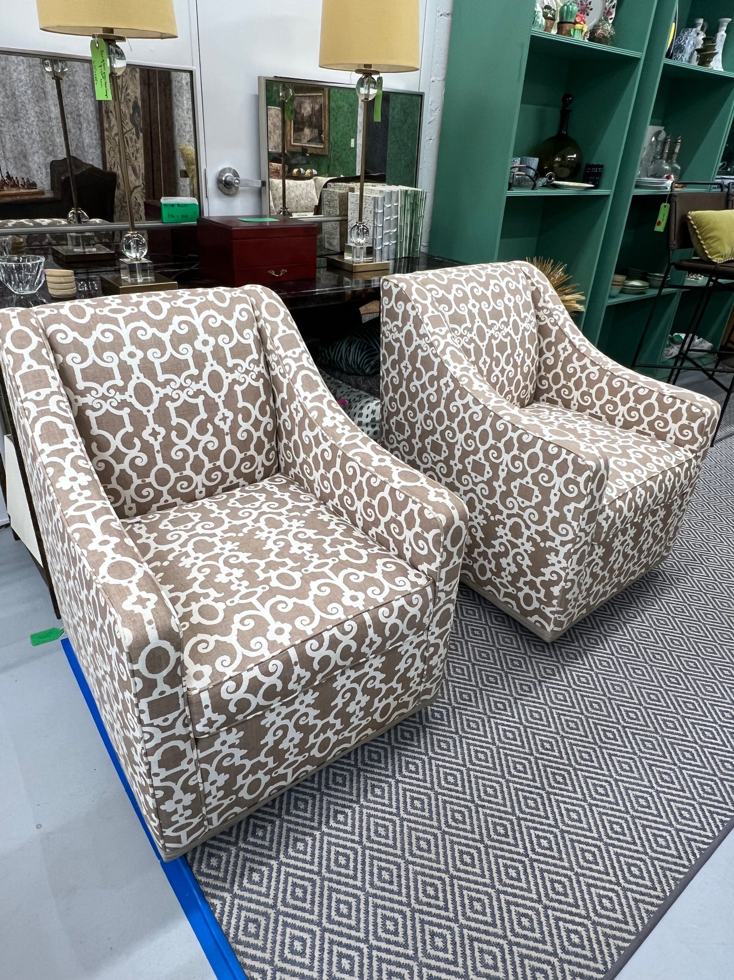 Beige & White Geometric Lattice Swivel Chair