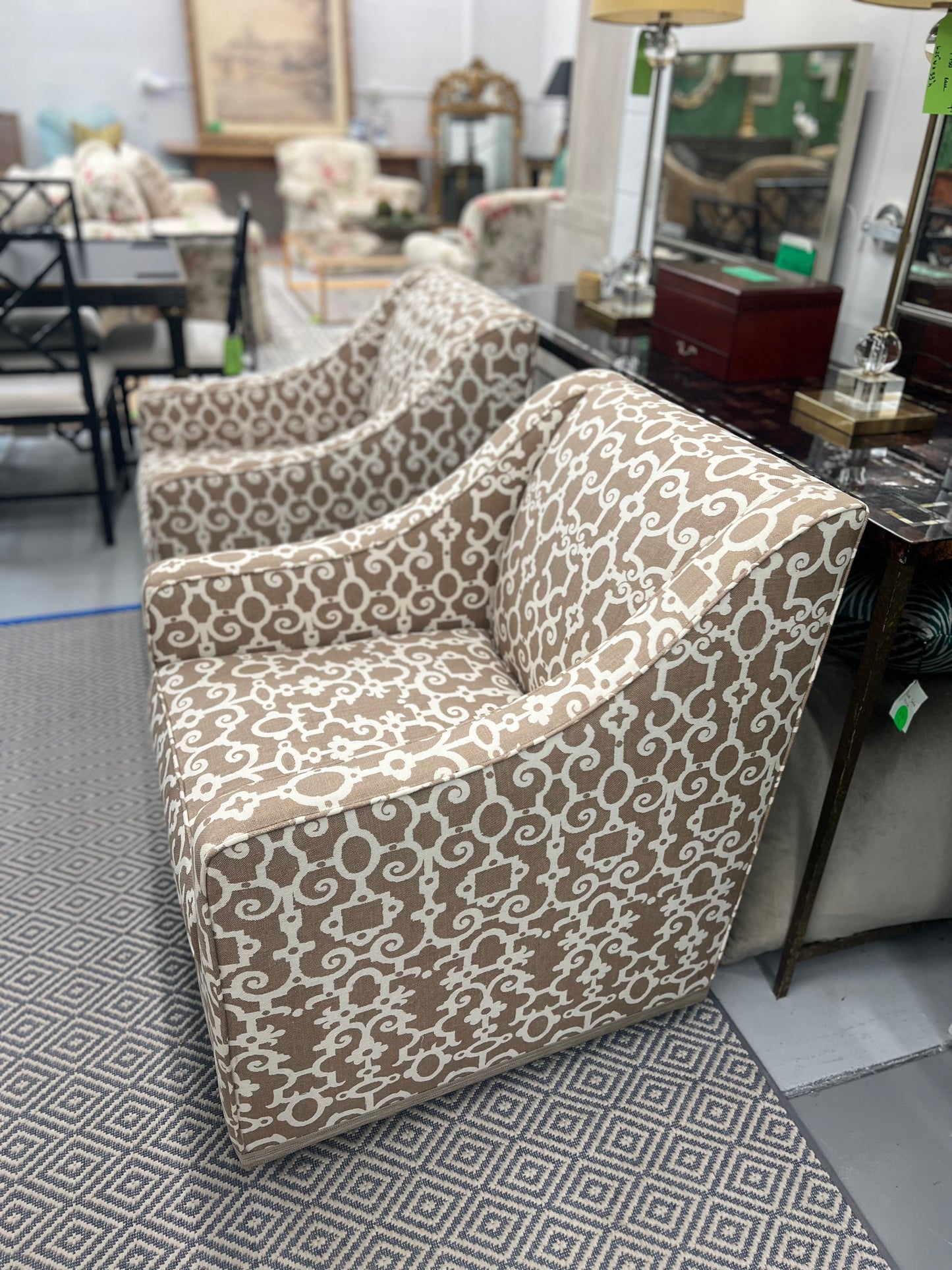 Beige & White Geometric Lattice Swivel Chair